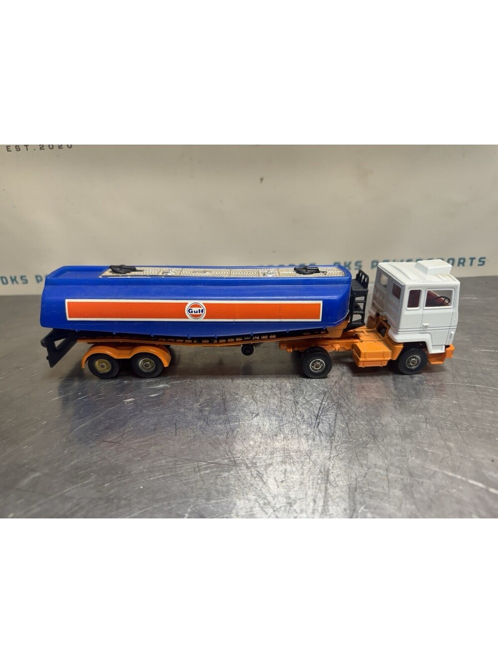 Vintage Corgi MAJOR No. 1160 FORD TILT CAB W/ GULF PETROL TANKER TRAILER - N/M !